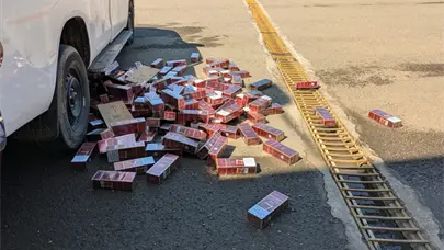 Ejército decomisa más de 200 mil cigarrillos descubiertos debajo de dos camionetas en Valverde