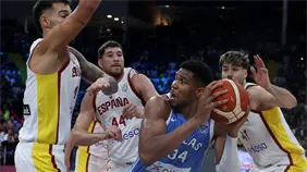 Giannis Antetokounmpo firma eliminación histórica de España en Eurobasket 2025