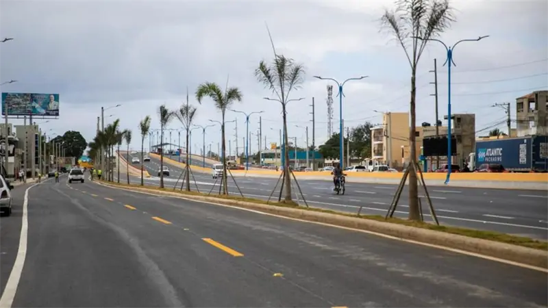 Gobierno inicia obras y reordenamiento turístico en Boca Chica