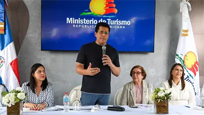 Ministro Collado deja iniciada obra de reconstrucci&oacute;n municipio Salcedo, Hermanas Mirabal