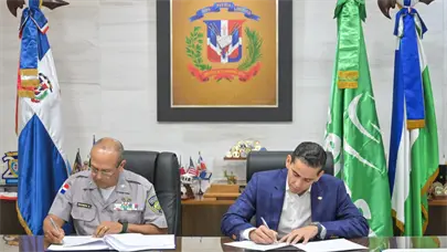 SeNaSa, PN y COREPOL firman acuerdo de Planes Complementarios en beneficio de pensionados y jubilados de la Policía Nacional