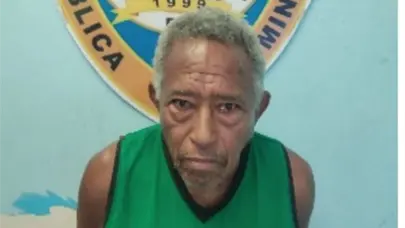 Policía Nacional apresa hombre en La Vega con pertrechos militares y chaleco con insignias de la DNCD