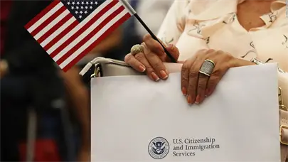 Trump busca endurecer el examen para adquirir la ciudadanía estadounidense