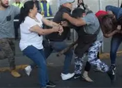 Estudiante de 17 años resulta herido en riña a las afueras de Liceo Fidel Ferrer