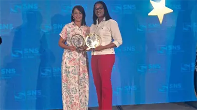 SNS premia personal del Ney Arias Lora en el Premio Nacional al Apoyo Diagnóstico