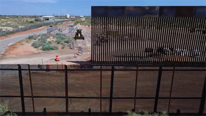 Activistas: EE.UU. vuelve m&aacute;s hostil muro fronterizo con M&eacute;xico al reforzar su seguridad
