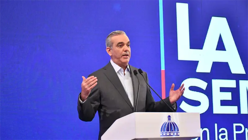 Abinader advierte a funcionarios sobre consecuencias de la corrupción: "No se aceptarán actos ilegales"