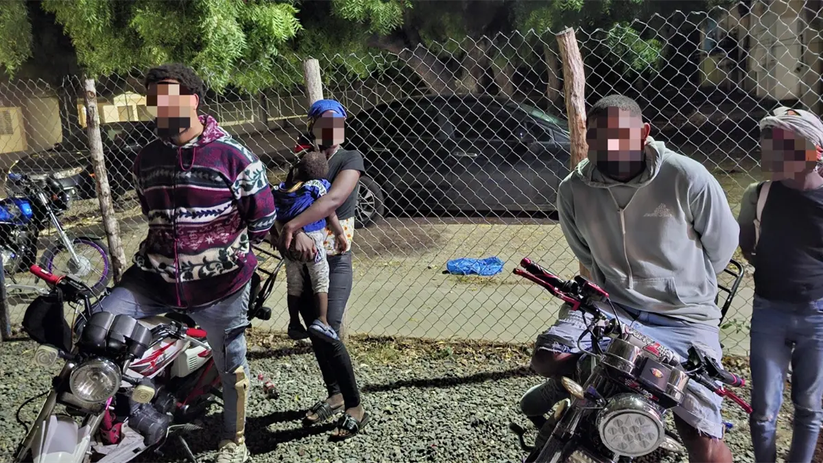 DGM detiene a dos dominicanos sorprendidos traficando indocumentados