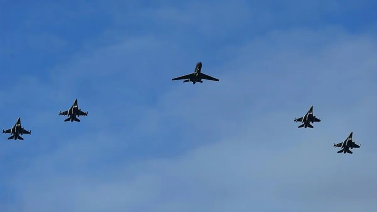 Secretario de Guerra de EEUU visita Puerto Rico en medio de polémicas maniobras militares