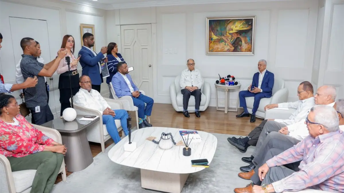 Centrales sindicales suspenden llamado a vigilia tras diálogo con el presidente del Senado