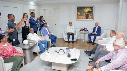 Centrales sindicales suspenden llamado a vigilia tras diálogo con el presidente del Senado