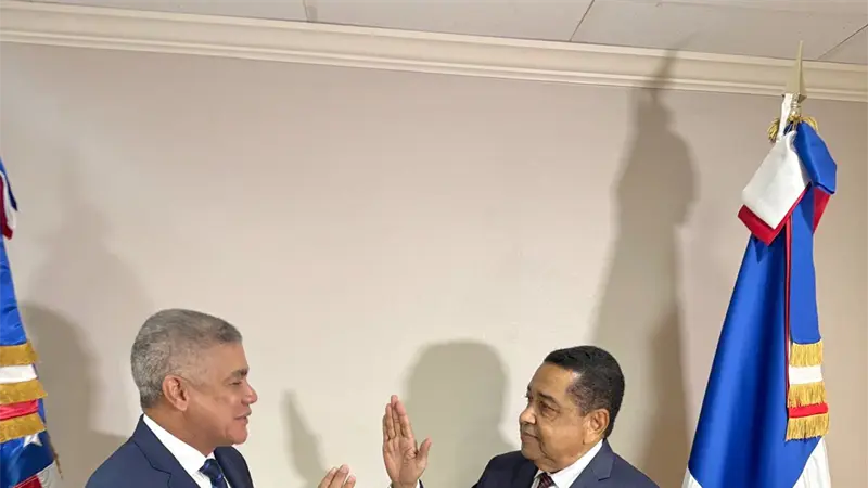 Antonio Rosario juramentado como cónsul dominicano en Orlando, Florida