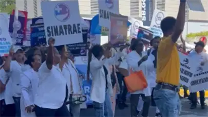 Enfermeras marchan hacia el Palacio Nacional en medio de fuerte custodia policial