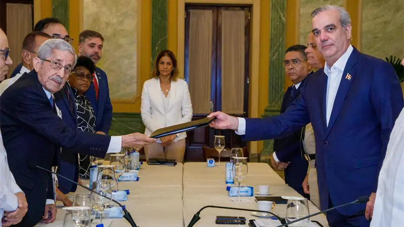 CES entrega informe final sobre crisis haitiana a Abinader