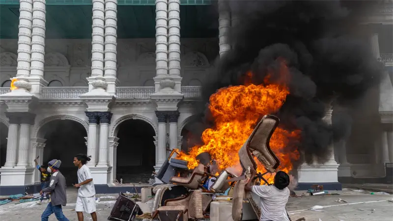 Nepal arde en medio de protestas pese a la dimisión del primer ministro KP Sharma Oli