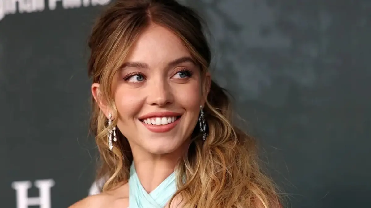 La actriz Sydney Sweeney y el presentador Stephen Colbert figuran entre los encargados de anunciar categorías en la 77ª edición de los premios Emmy, que se celebrará este domingo en Los Ángeles bajo la conducción de Nate Bargatze.
