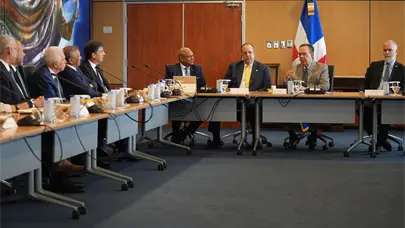 Valdez Albizu asegura que "volatilidad" cambiaria obedece a efecto estacional de septiembre