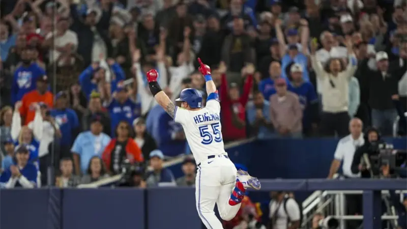 Vlad Jr. lidera la remontada de Azulejos sobre los Astros