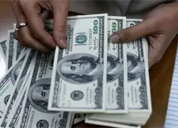 Economista advierte impacto en precios por subida del dólar