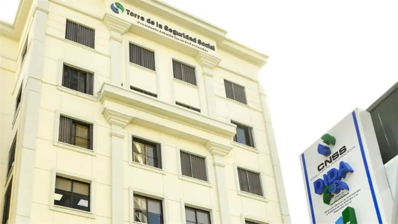Reclaman pensiones por RD$100M por pensiones acumuladas
