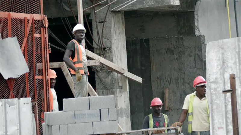 Regulación de mano de obra extranjera divide sectores