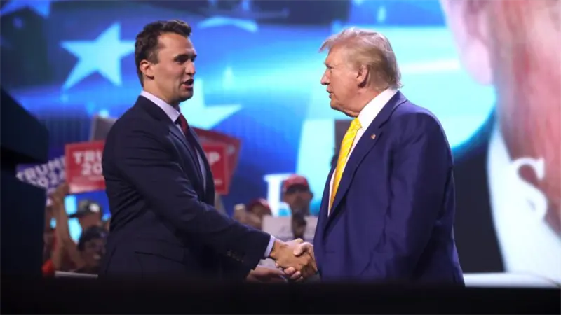 Trump ordena ondear a media asta las banderas del país por el asesinato de Charlie Kirk