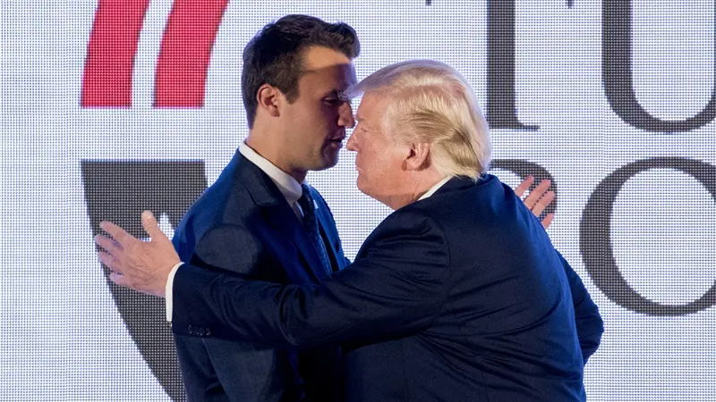 Donald Trump pide orar por su aliado Charlie Kirk tras resultar herido de bala