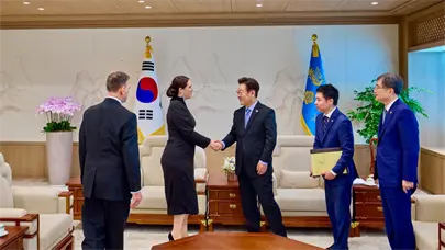 Embajadora Angie Martínez presenta Cartas Credenciales ante el Presidente de la República de Corea, Lee Jae-myung