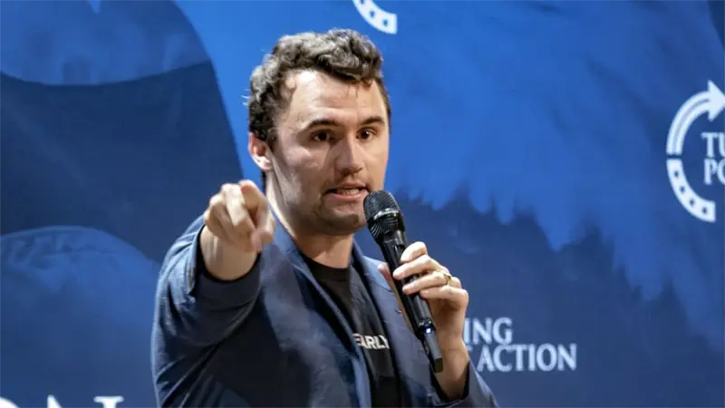 El arma que se usó contra Charlie Kirk era un rifle del calibre .30, según medios