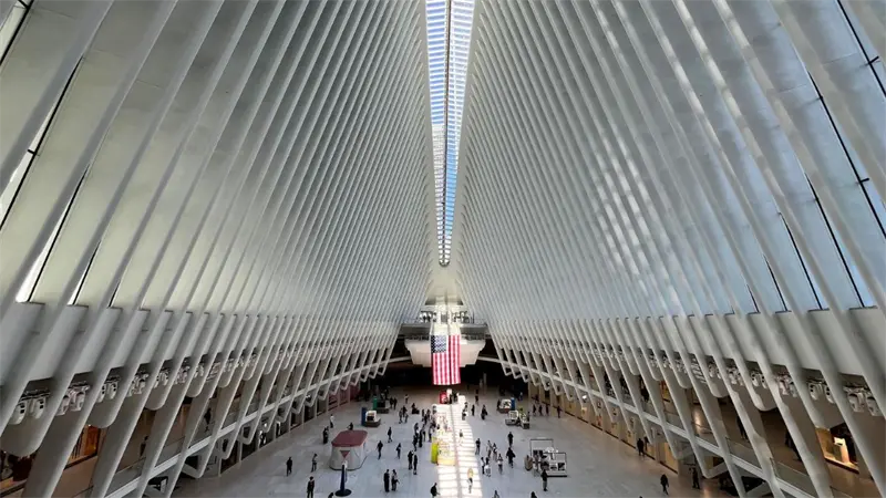 Brecha de luz en Estación Oculus de Nueva York rinde homenaje a víctimas del 11 de septiembre