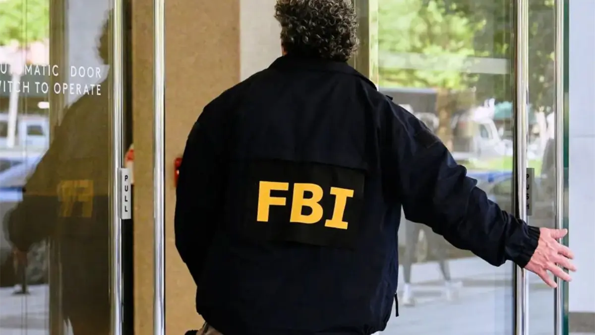 Investigadores tienen imágenes del asesino de Charlie Kirk y el rifle que posiblemente usó