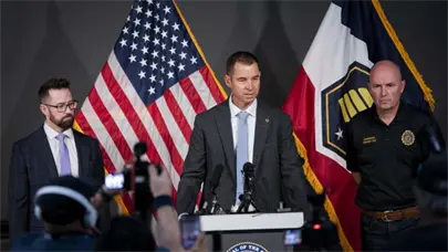 FBI libera a sospechoso del asesinato de Kirk tras interrogatorio policial