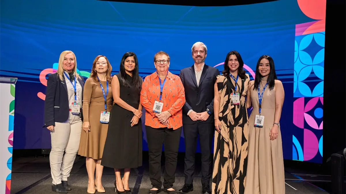 Directivos de la AHSD, organizadores y expositores de la SDQ MICE 2025.