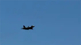 Es falso que un video muestre un avión estadounidense sobrevolando una playa venezolana
