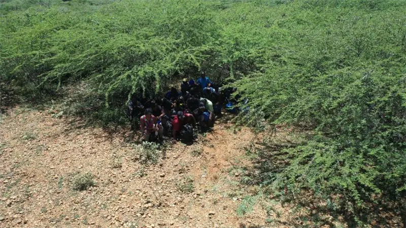 Ejército localiza y detiene a 36 haitianos durante operativo con unidades de drones en Guayubín, Montecristi