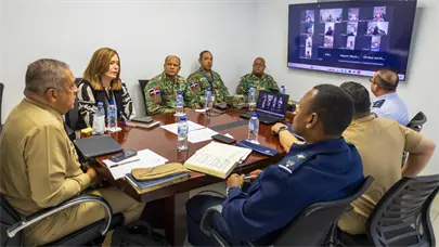 Director de Migraci&oacute;n supervisa a 400 agentes en pasant&iacute;as y refuerza protocolo hospitalario