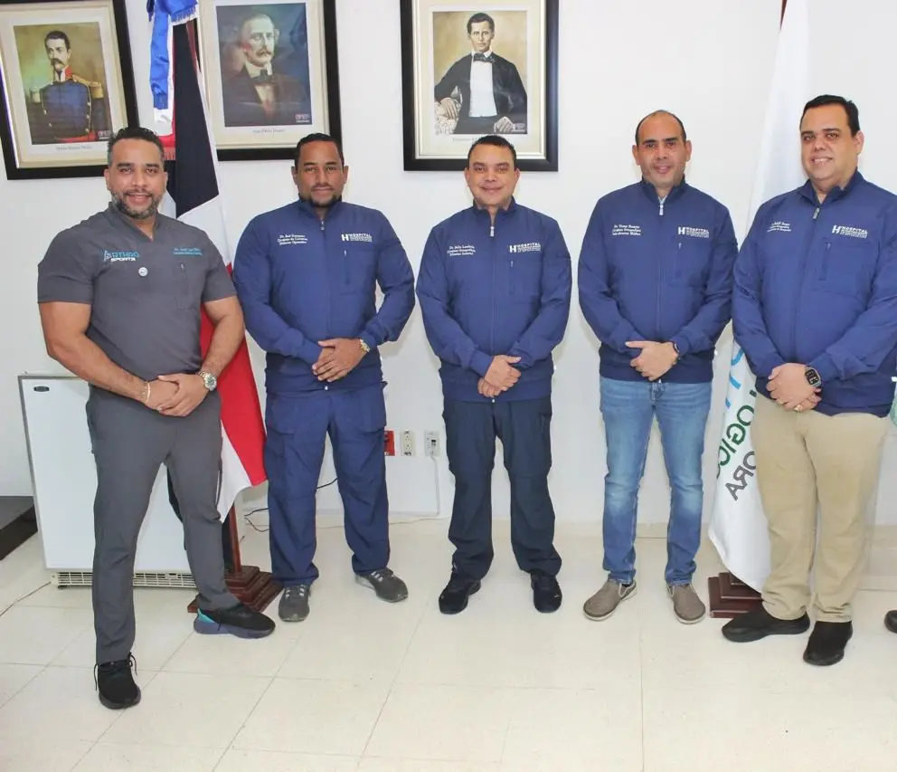 Doctor Julio Landrón  y  equipo de Artroscopía  del Ney Arias Lora garantizan asistencia  especializada  atletas en los Juegos Centroamericanos y del Caribe Santo Domingo 2026
