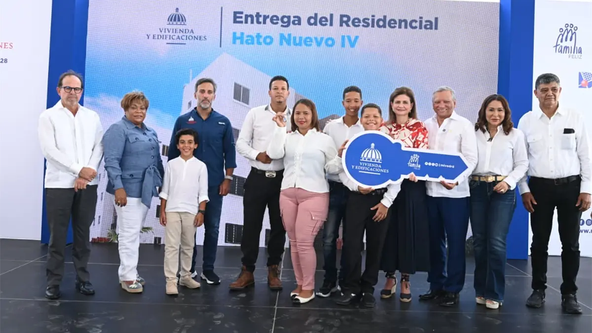 Banreservas financia 608 apartamentos en Hato Nuevo junto a la vicepresidenta Raquel Peña