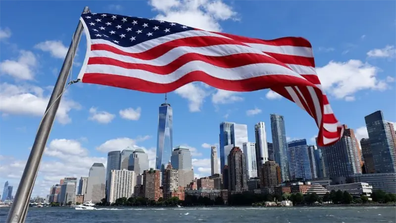 EE.UU. sancionará a militares por burlas a Charlie Kirk tras su asesinato