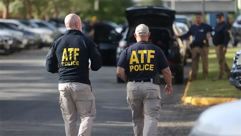 Autoridades federales buscan a 15 presuntos miembros de Bin Laden Records en Puerto Rico
