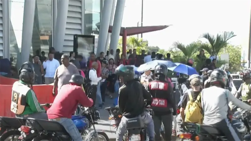 Problemas de movilidad: inversión de tiempo y dinero por caos del transporte en Los Alcarrizos