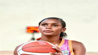 Club Calero triunfa sobre Los Mina en inicio de gran final TBS Femenino