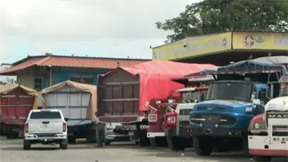 Camioneros paralizan puertos por multas injustas