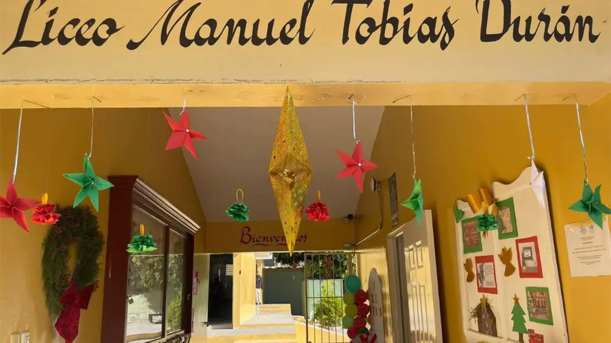 Estudiante resulta herida tras desprendimiento de abanico en escuela de Constanza