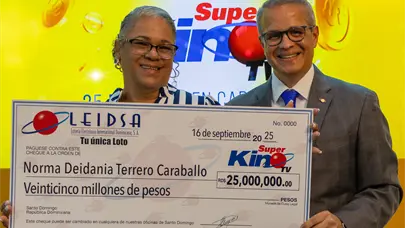 LEIDSA entrega 25 millones a dominicana residente en New York ganadora de 25 millones en el S&uacute;per Kino TV