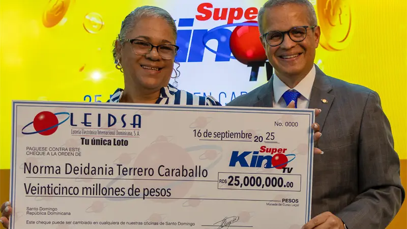 LEIDSA entrega 25 millones a dominicana residente en New York ganadora de 25 millones en el Súper Kino TV