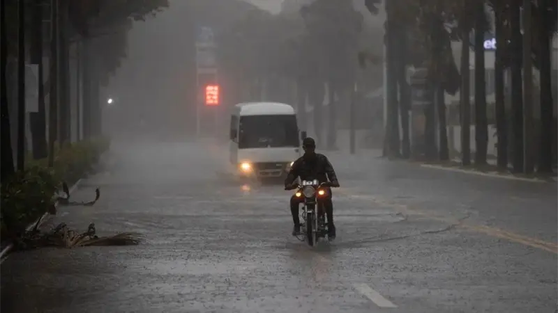 Vaguada y onda tropical provocarán aguaceros con tormentas eléctricas esta tarde
