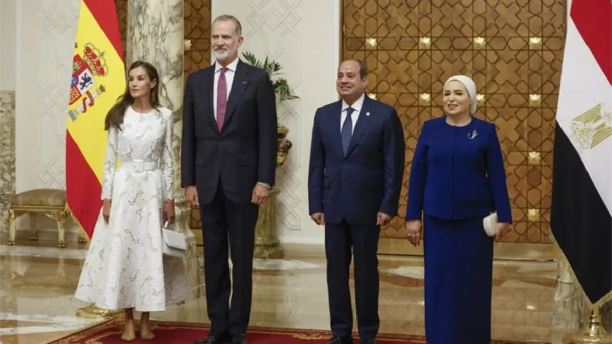 Felipe VI agradece a Egipto su papel mediador y denuncia el brutal sufrimiento en Gaza