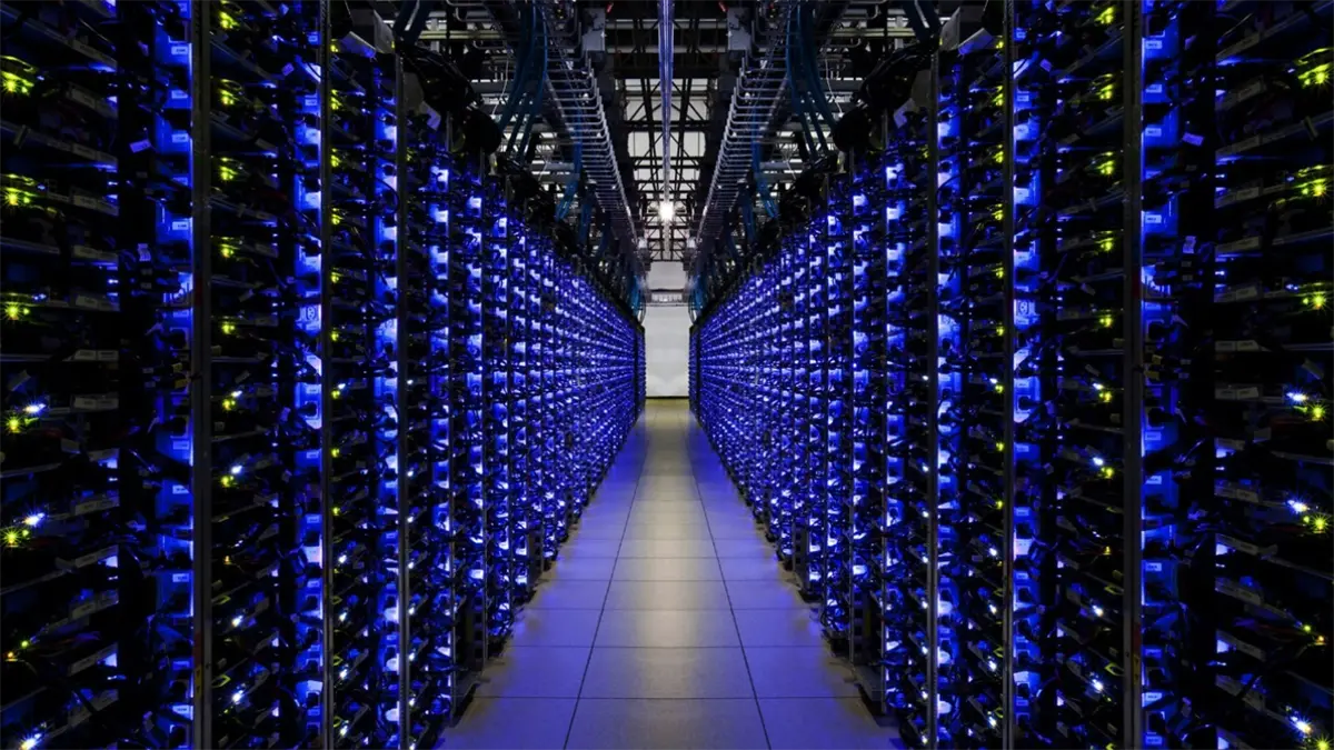 Microsoft prepara el centro de datos de IA más potente del mundo y dobla su inversión