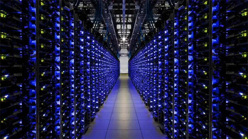 Microsoft prepara el centro de datos de IA más potente del mundo y dobla su inversión